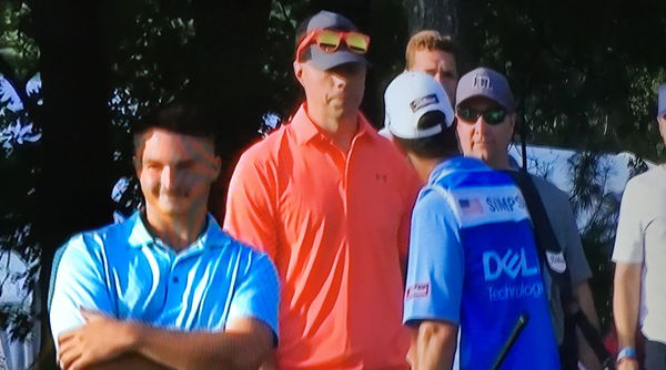 Webb Simpson's caddie unloads on heckler at Dell Tech Championship