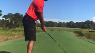 Watch: Woods hits driver in Sunday red