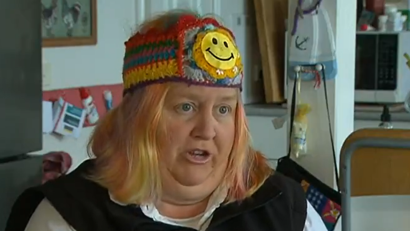 Lady golfer BOOTED out of her golf club for the colour of her hair!