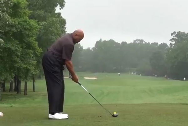 Charles Barkley has a NEW SWING and golf fans are loving it