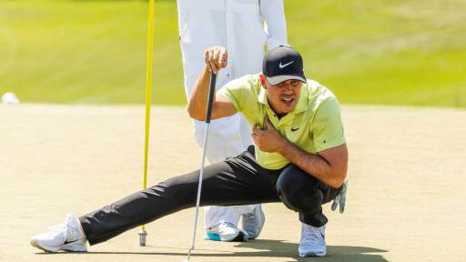 Brooks Koepka is using AIMPOINT on the greens but admits he is WINGING IT!