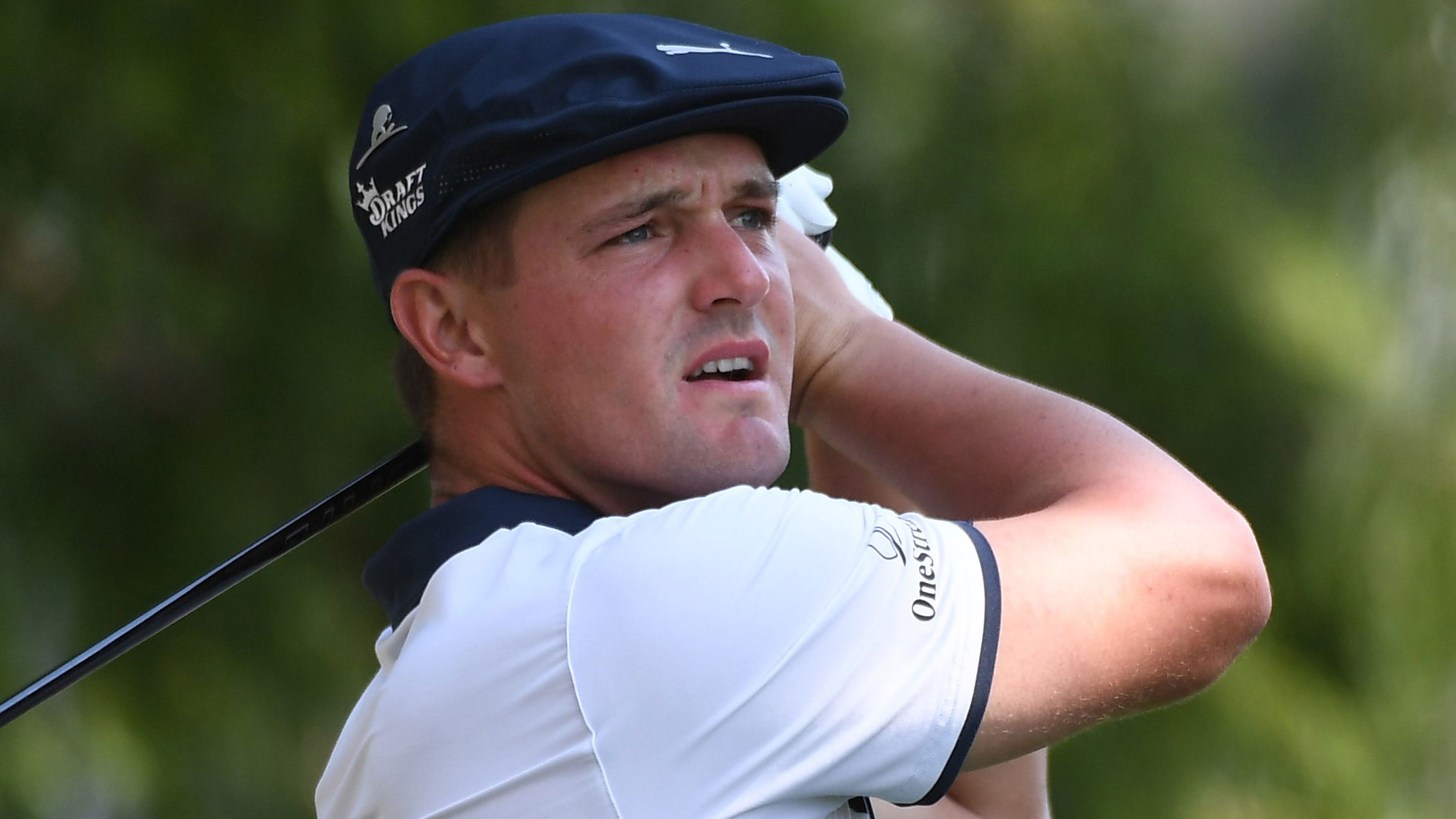 Bryson DeChambeau DOES NOT SHOUT 'FORE' AGAIN after hitting WILD SHOT!