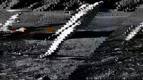 How many golf balls are on the moon? We have the answer!