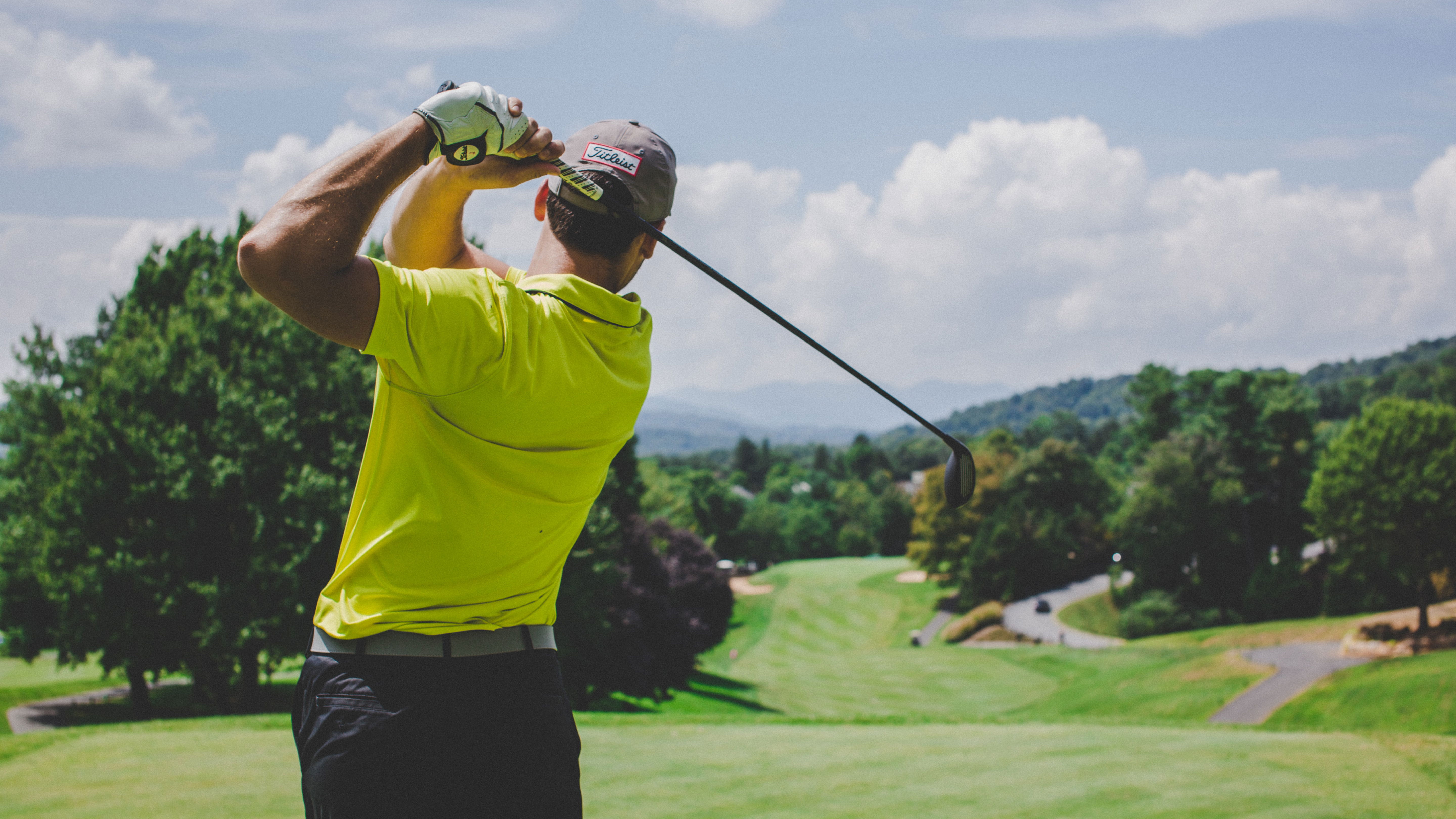 Golfer rants about his shocking round to girlfriend in HILARIOUS video