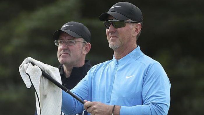 David Duval scores a 13 on the 7th at the Open