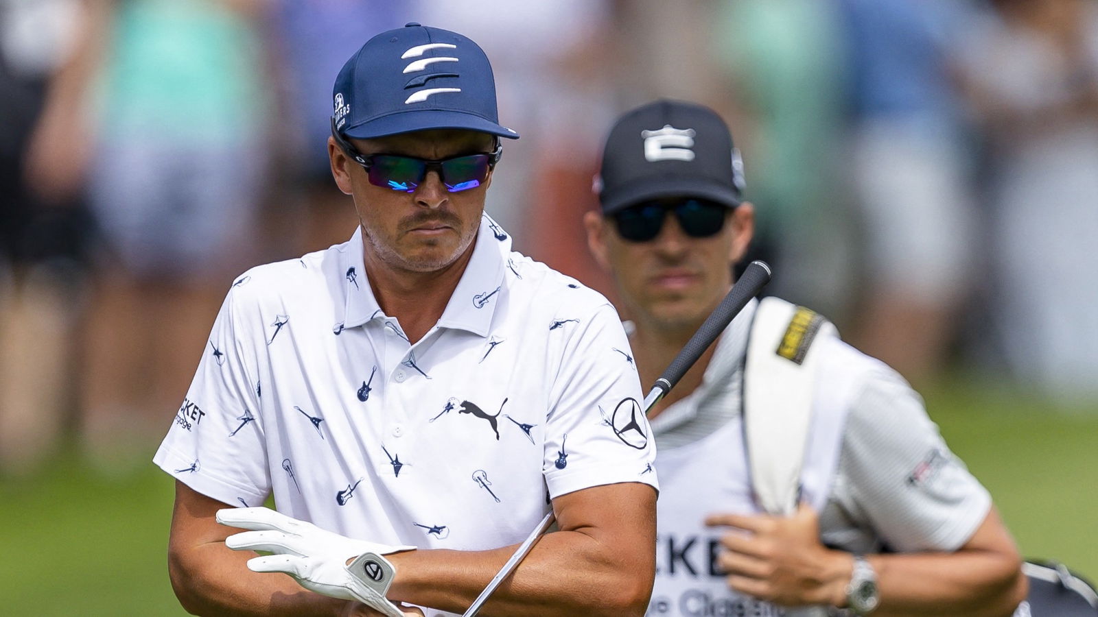 Rickie Fowler SPLITS with his long-time caddie Joe Skovron