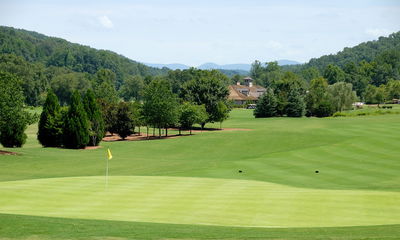 Leading health professor believes golf courses could now reopen