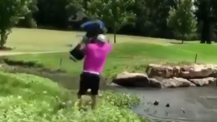 Golfer throws all of his golf clubs in the lake following nightmare round