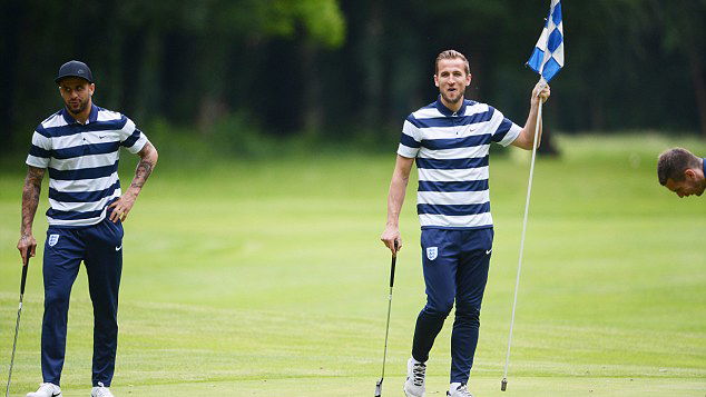 England football team to play 3-hole course in between World Cup games