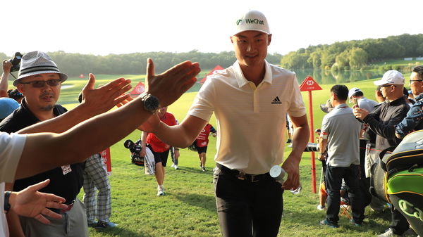 Haotong Li takes the lead at the WGC-HSBC Champions