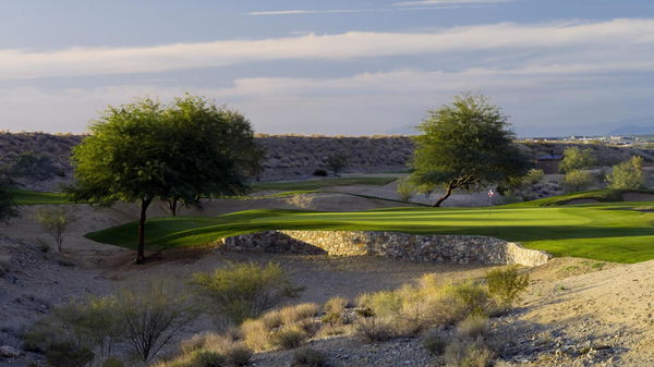 What happens in this waste bunker, hosepipe golf ruling?