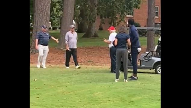 NBA champion JR Smith STEPS IN BEEHIVE in debut college golf event!