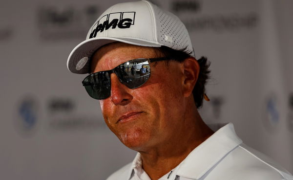 WATCH: Volunteer throws Phil Mickelson's ball and calls him "Naughty!"