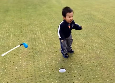 little boy misses putt goes mental