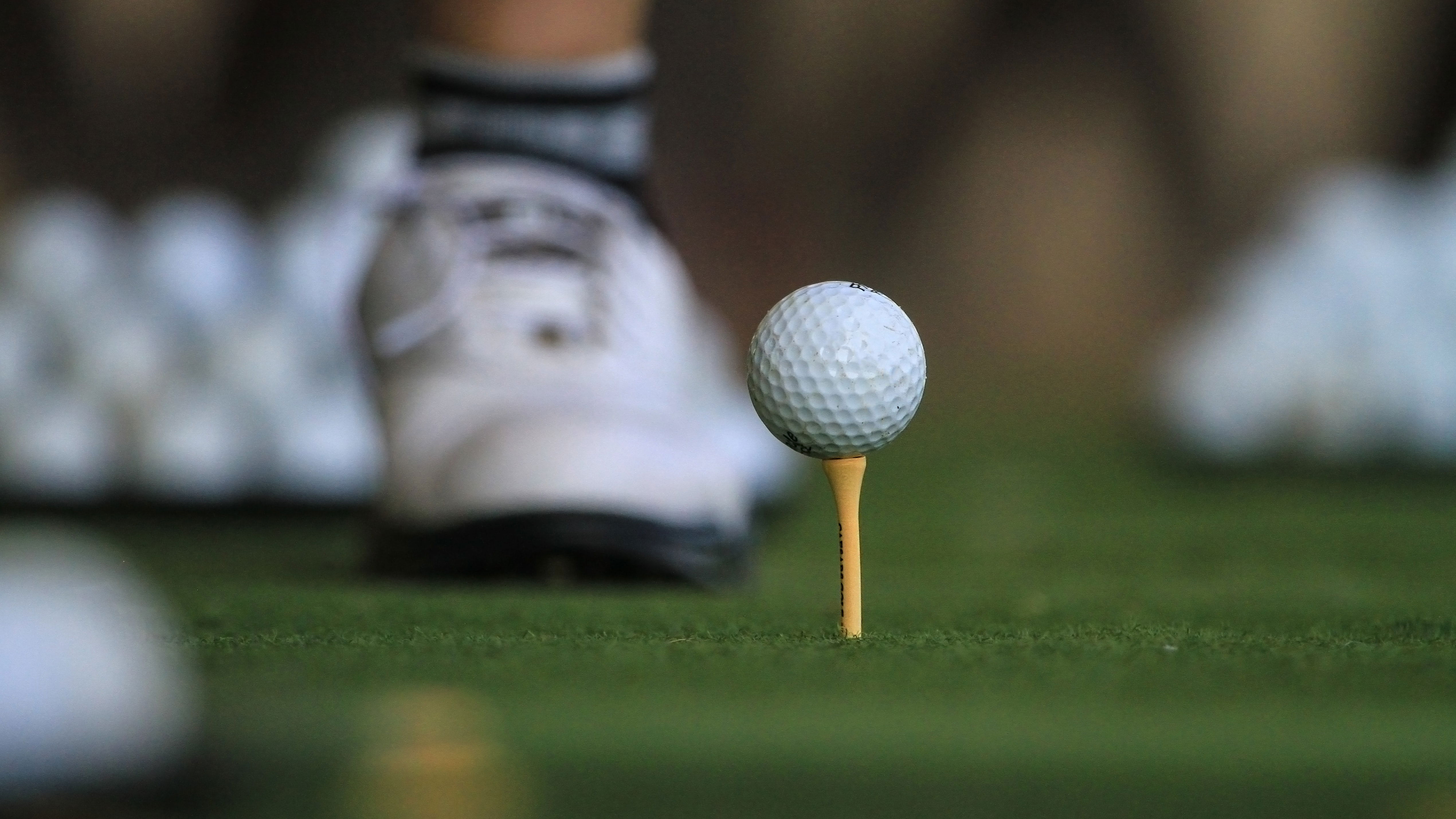 South African golfer shoots INCREDIBLE score of 56 with THREE EAGLES!