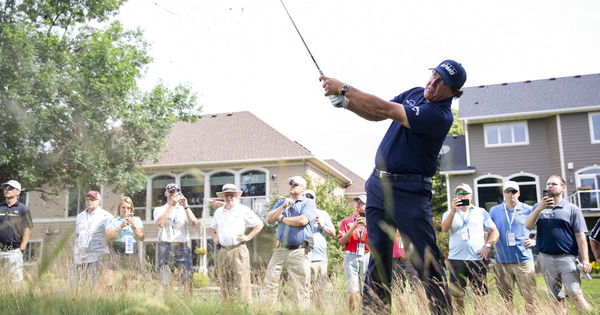 Phil Mickelson has SEVEN penalty strokes on day one of 3M Open