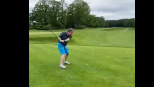 Piers Morgan SHANKS his drive off the 1st hole at Wentworth!