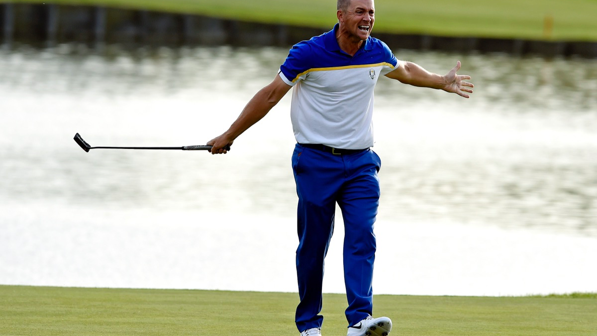 Alex Noren recreates his famous Ryder Cup putt, and HOLES IT AGAIN!