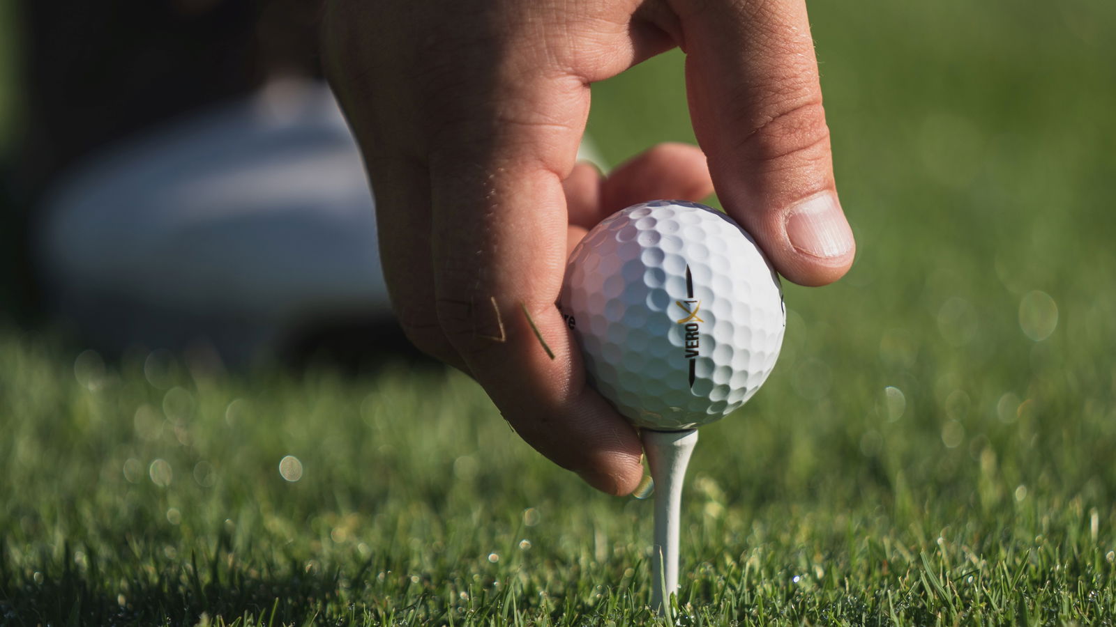 Golfer hits air shot after his ball FALLS from the tee, but what's the ruling?
