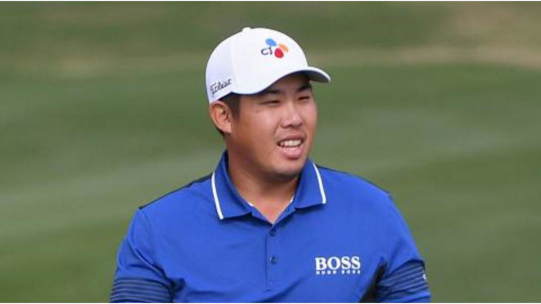 Tour pros involved in spicy exchange: "I hope you can get your card"