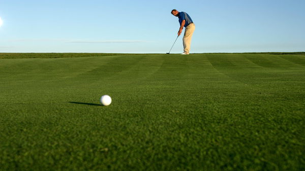 Pro putts ball into water at Q-School, loses status for 2019 by one!