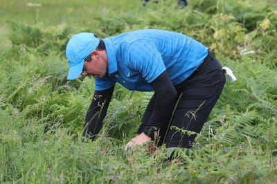 Rory McIlroy smashes lady's mobile phone at Open, social media reacts