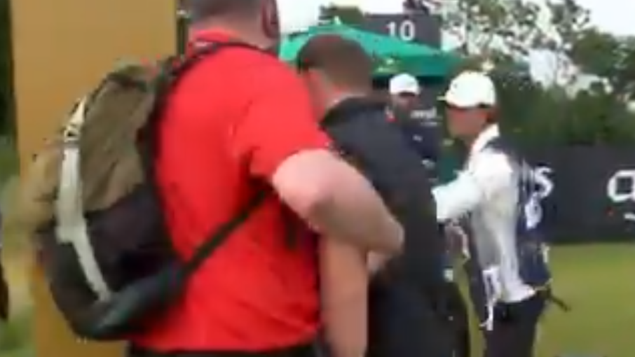 Rory McIlroy responds after golf fan TAKES CLUB from his bag at Scottish Open