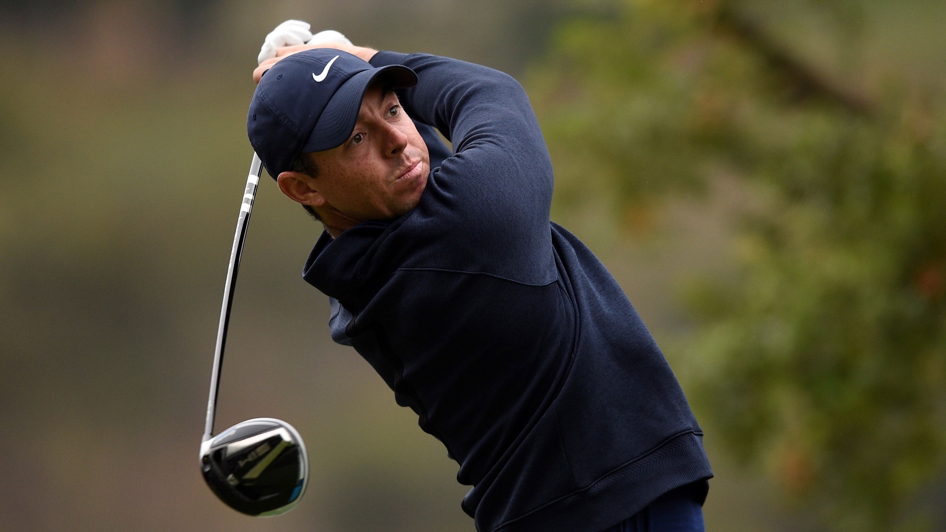 Rory McIlroy rocks GOLF HOODIE in final round of ZOZO Championship