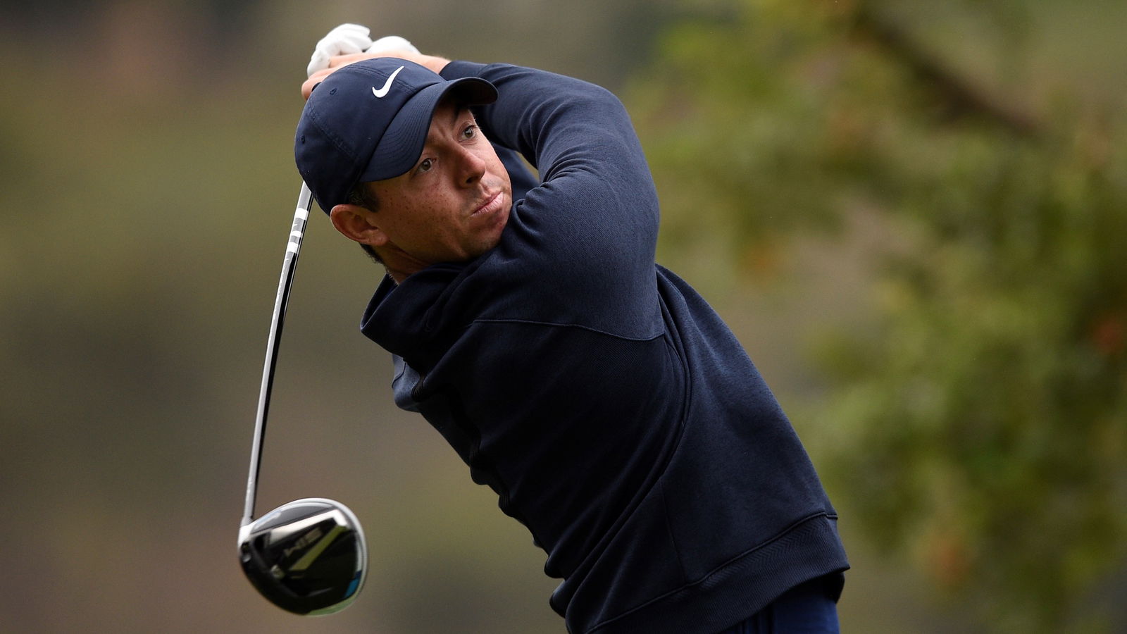 Rory McIlroy rocks GOLF HOODIE in final round of ZOZO Championship
