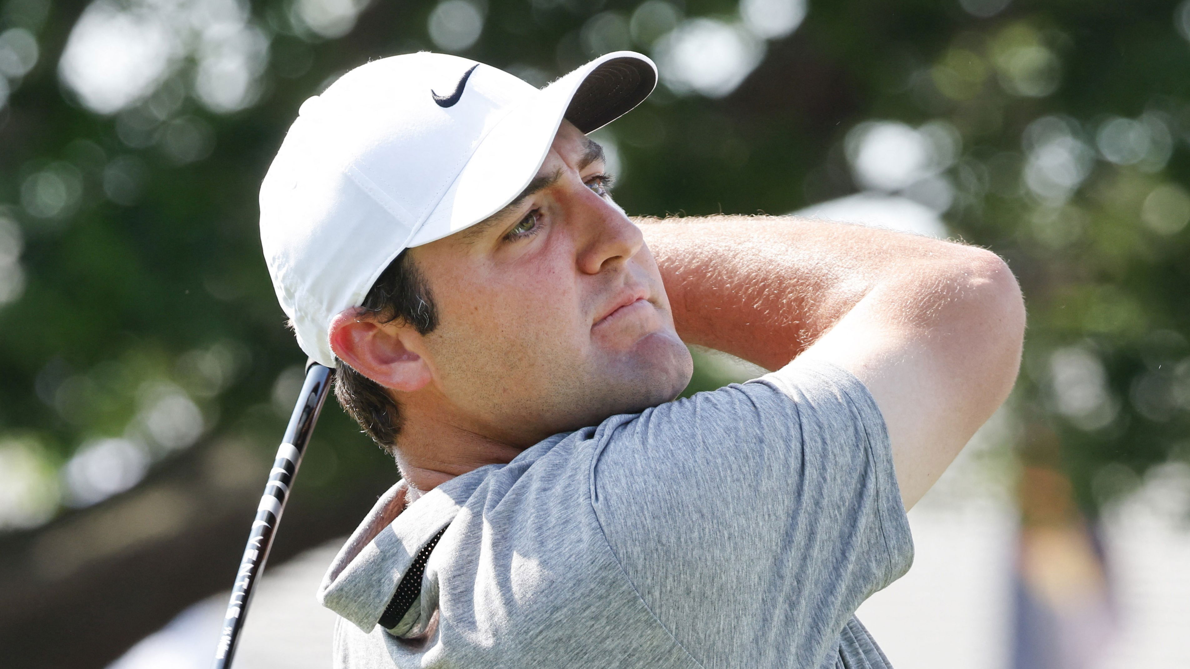 API R3: Scottie Scheffler storms home to share lead and set up chance at history