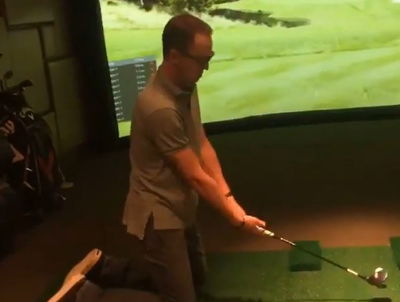 Justin Thomas attempts to use kids golf club in EPIC FAIL!