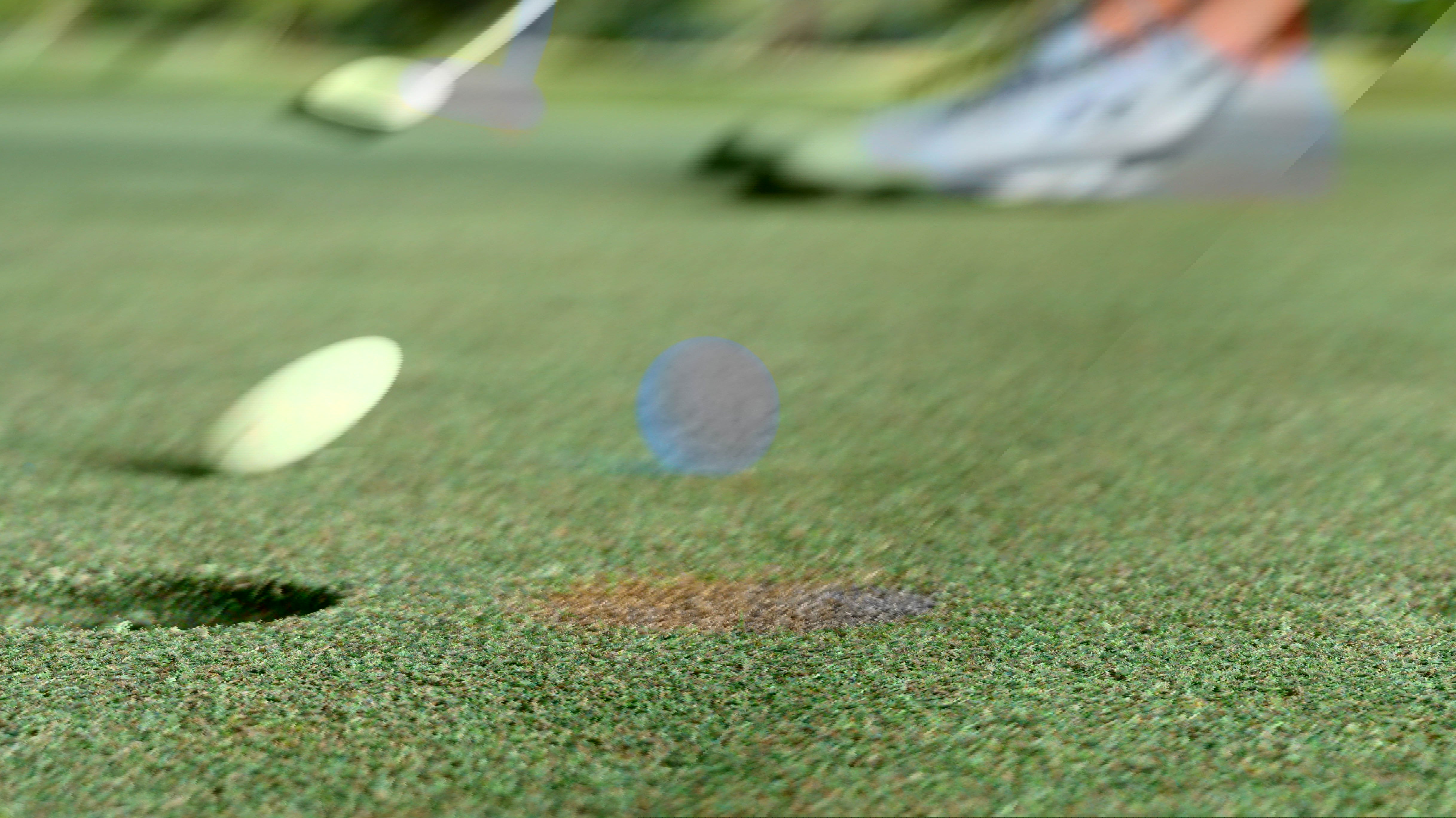 Florida woman hits TWO HOLE-IN-ONES in the same round!