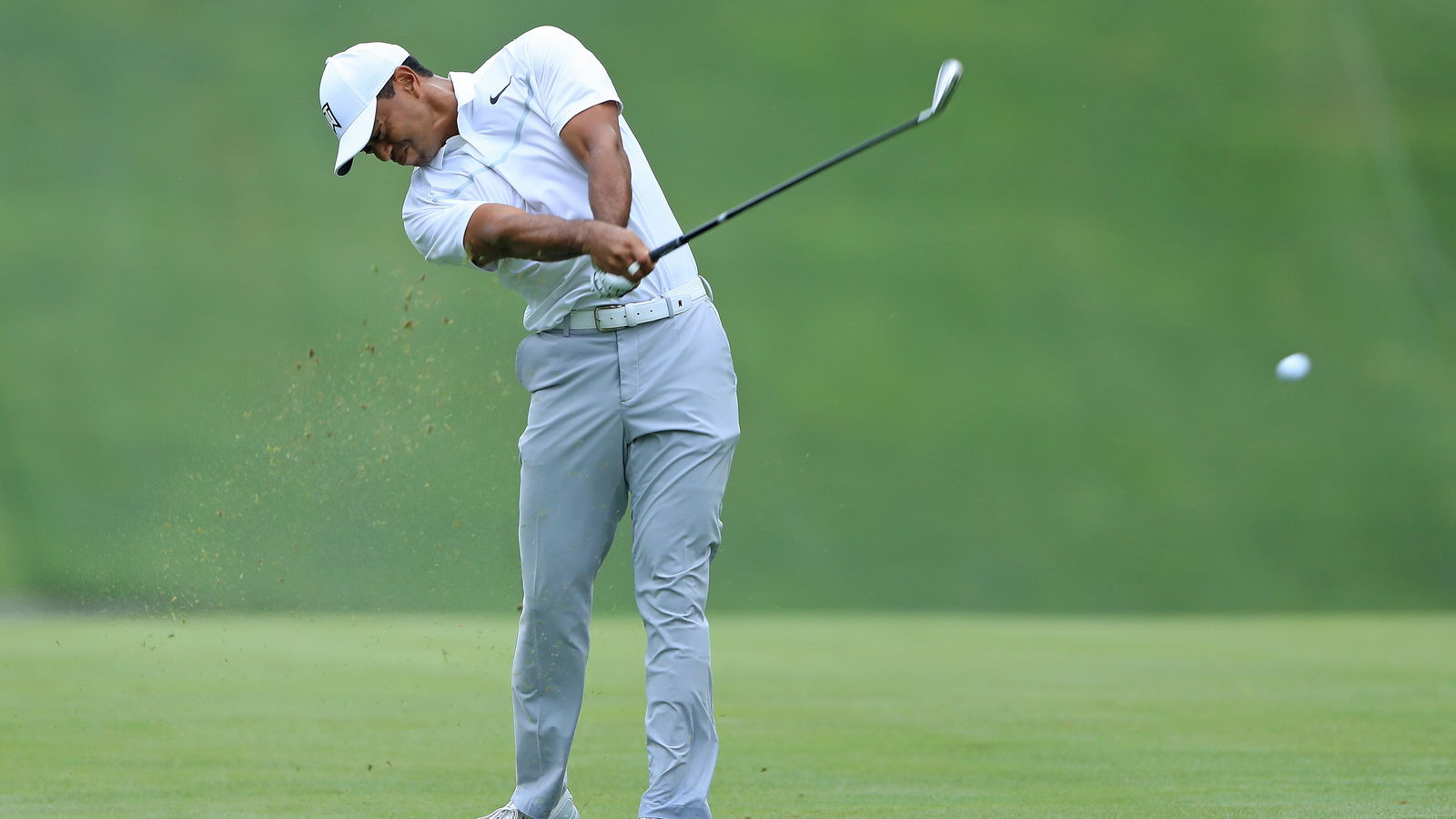 7 incredible golf driving irons going for less than £50 on eBay