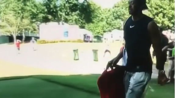 Tiger Woods shows up to Tour Championship final round in wife beater