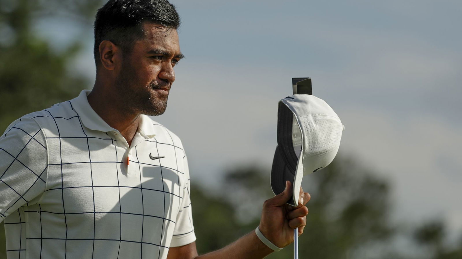Tony Finau changes putting grip, leads Charles Schwab Challenge