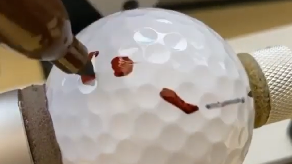 The coolest ever Tiger Woods golf ball marking you'll ever see!