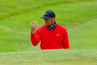 Social media reacts to Tiger Woods' very bizarre new move on the range