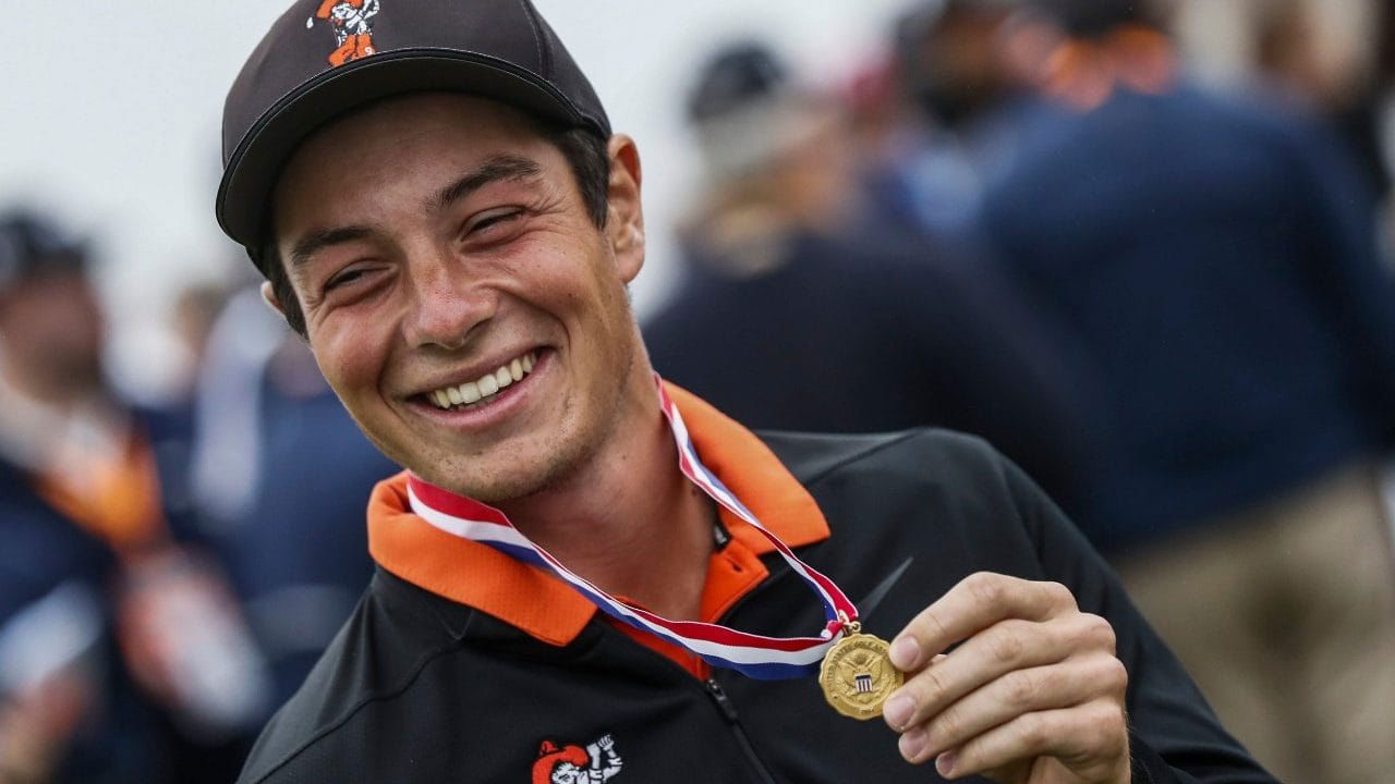 Twitter reacts to Viktor Hovland's OUTRAGEOUS comment at John Deere...