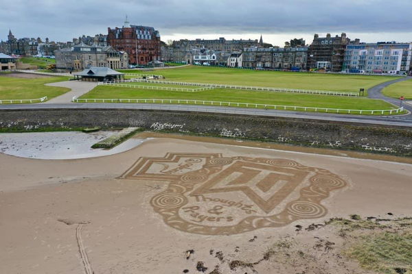 St Andrews pays tribute to Tiger Woods with INCREDIBLE sand art