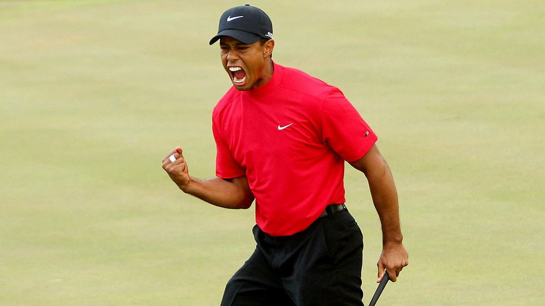 Tiger Woods storming up leaderboard in final round of BMW Championship