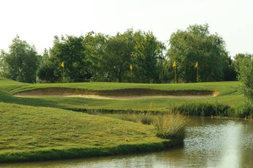 Discover a short game to 'Dye' for at The Shire London