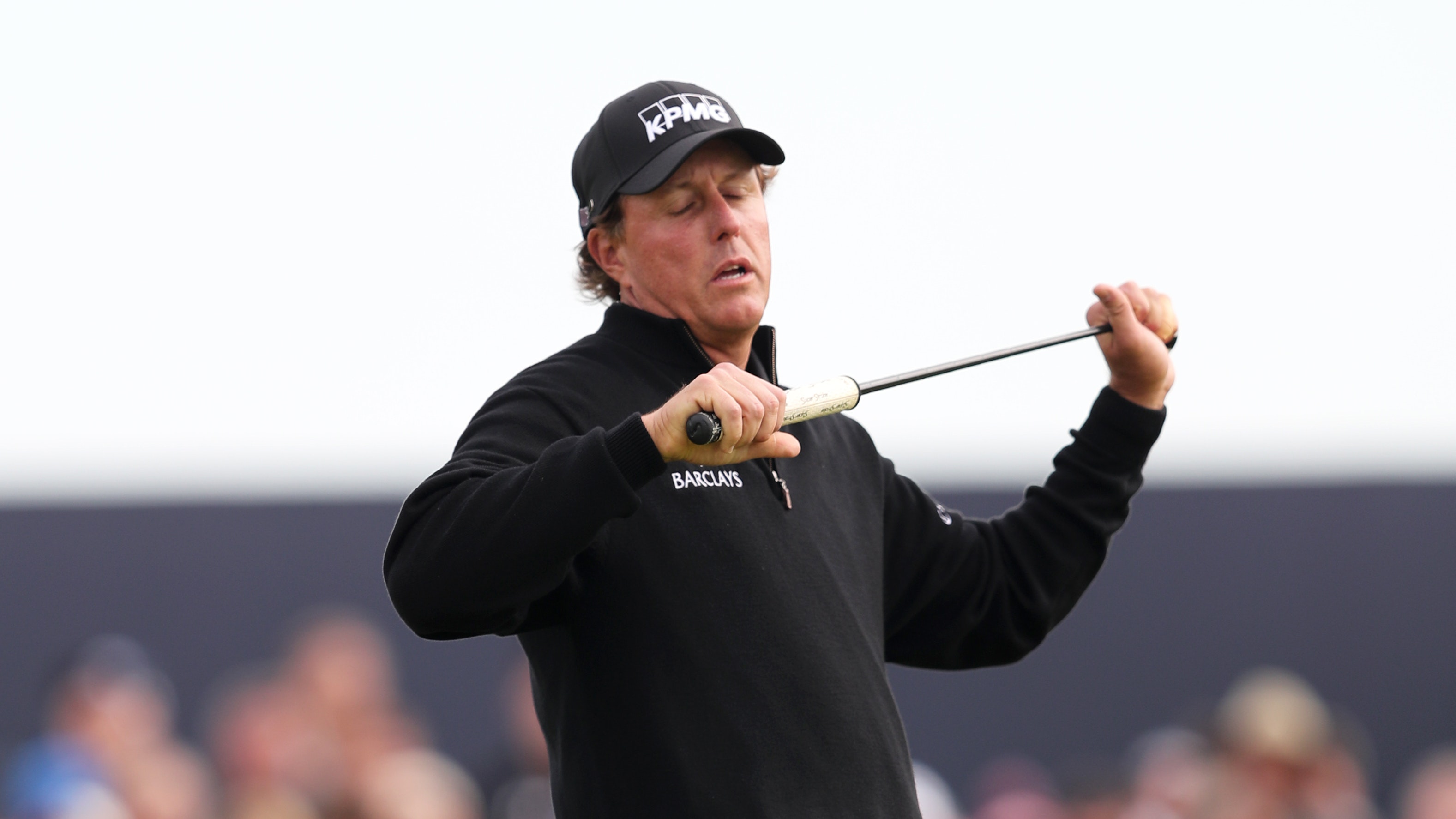 Phil Mickelson reveals fatigue, plans to dramatically cut schedule
