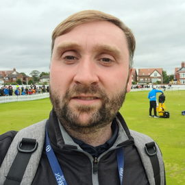 Watch: Moment Richard Mansell's wife breaks down after he secures first