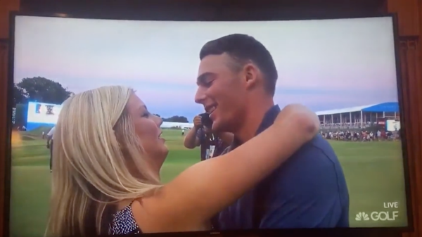 WATCH: Aaron Wise gets rejected for kiss by girlfriend on 18th green