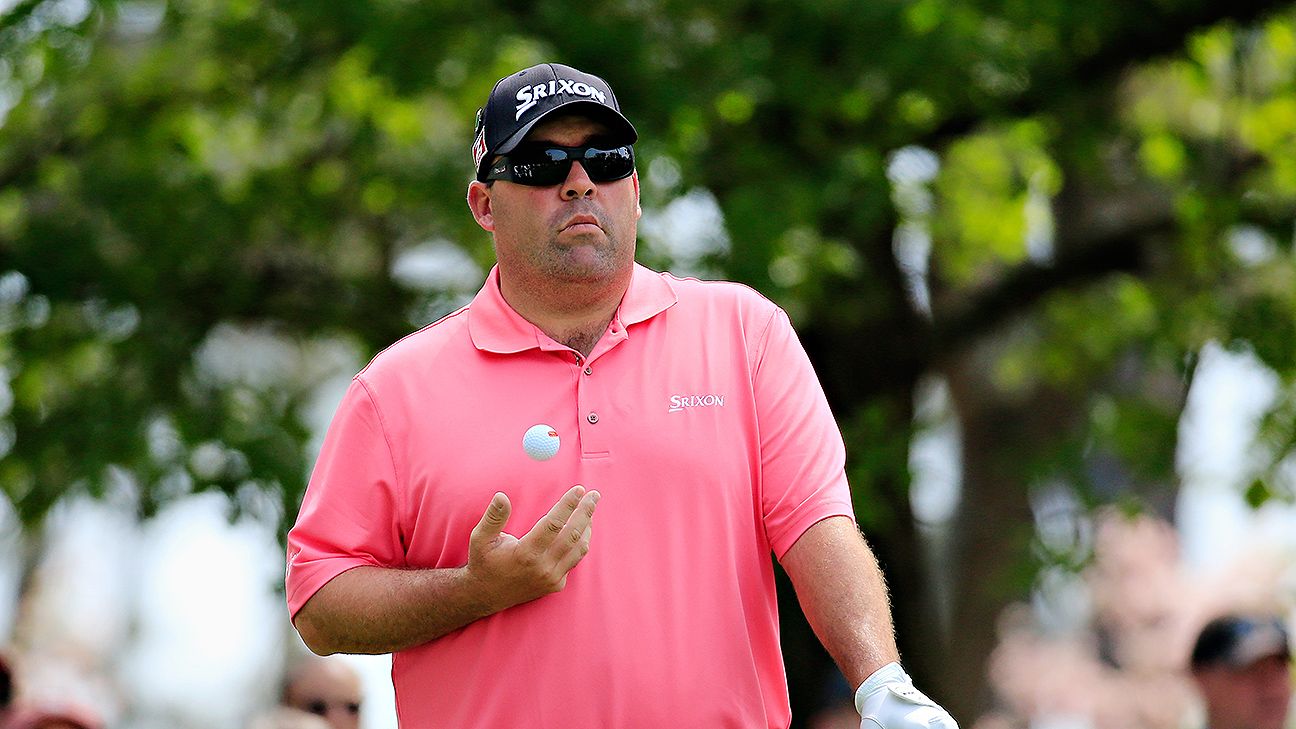 Tour pro Stadler gets angry, hits golf fan with broken clubhead