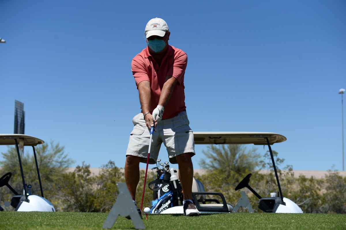 Golf courses reopen in Los Angeles despite coronavirus death