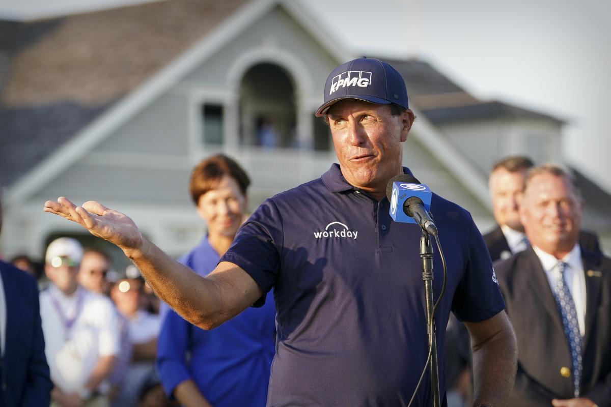 Phil Mickelson&#039;s mother sends HILARIOUS text during final round of US PGA