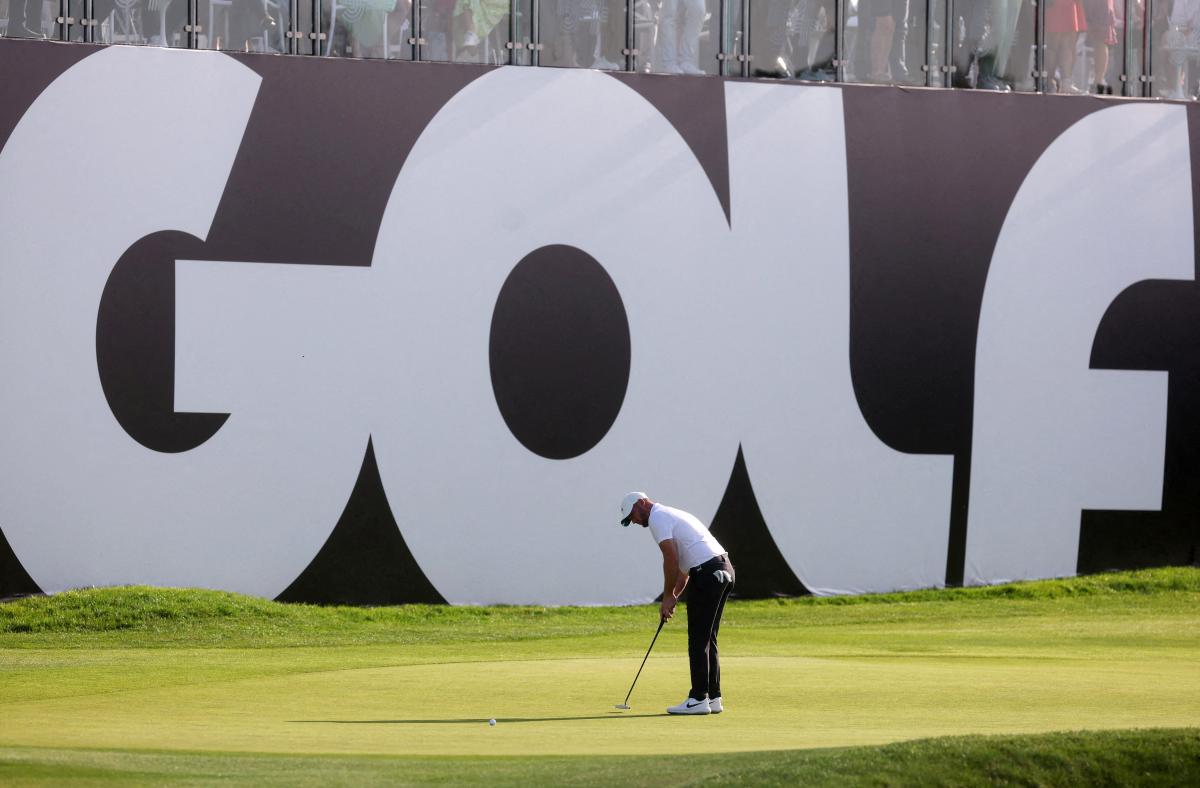 LIV Golf exec: "Every big name on the PGA Tour will get an offer"