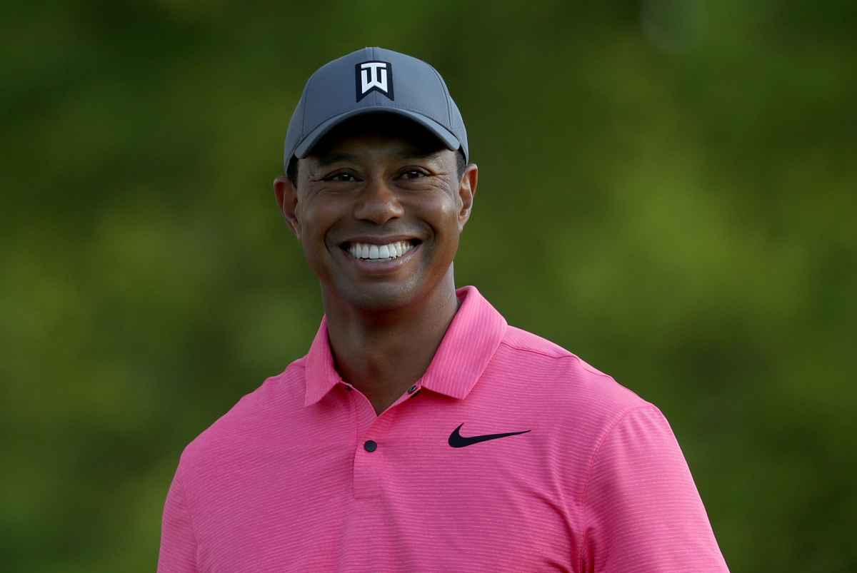 Tiger Woods hugs golf fan with special needs at Wells Fargo | GolfMagic