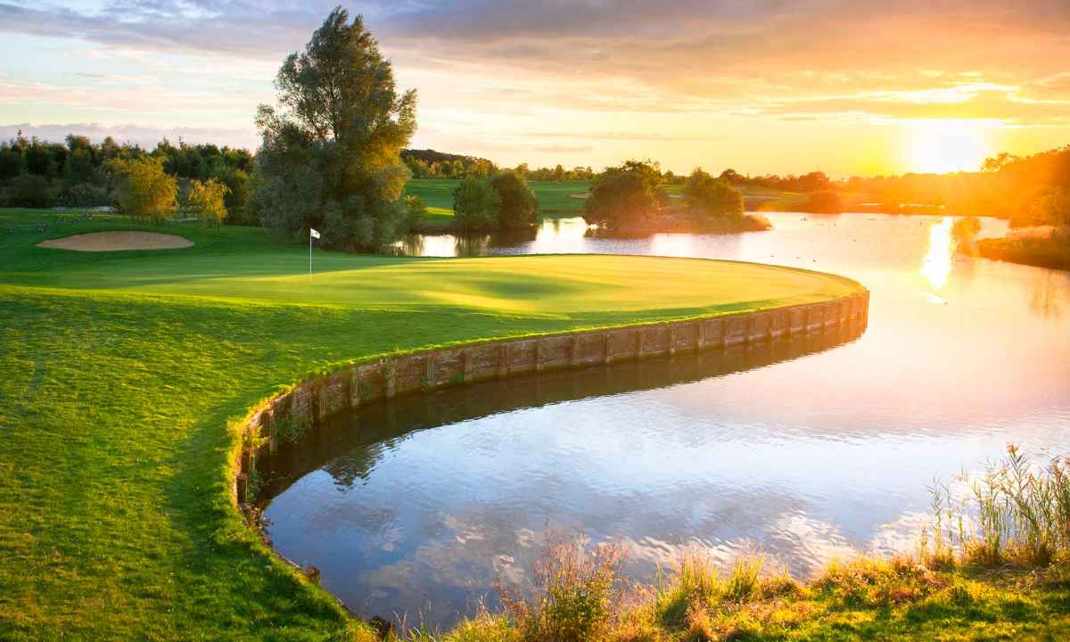 Discover a short game to 'Dye' for at The Shire London